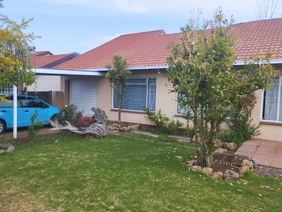 To Let 3 Bedroom Property for Rent in Bayswater Free State